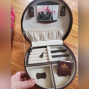 Rowallan Of Scotland  Brown Leather  Jewelry Organizer Travel with Key NEW